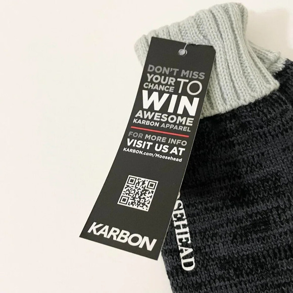 Karbon Moosehead Lager Beer Winter Hat Beanie Toque and Mittens - Picture 11 of 12